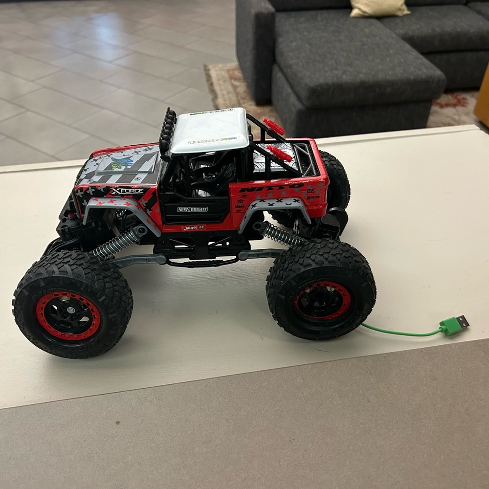 Truck X-force Fun Haver Adventure Truck Vaughn Gittin  Jr. Does charge. AS IS
